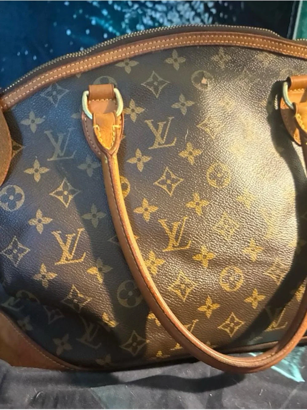 Authentic LOUIS VUITTON Lockit Horizontal Monogram Canvas Tote bag